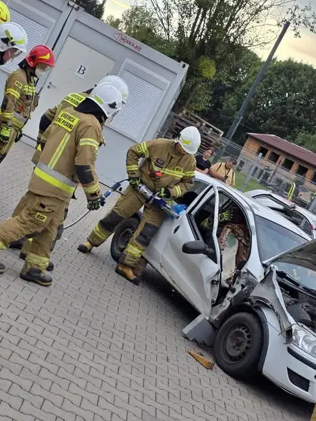 Strażacy OSP z powiatu cieszyńskiego zakończyli szkolenie z ratownictwa technicznego