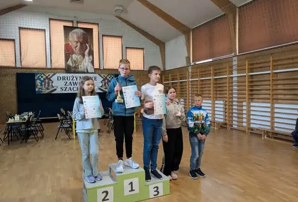 Sukces szachistów ze Skoczowa: awans do zawodów powiatowych