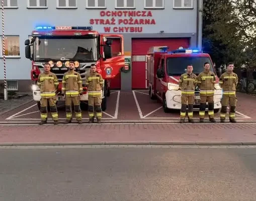 Strażacy oddali hołd poległym kolegom. Sygnały świetlno-dźwiękowe w całym kraju