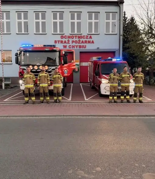 Strażacy oddali hołd poległym kolegom. Sygnały świetlno-dźwiękowe w całym kraju