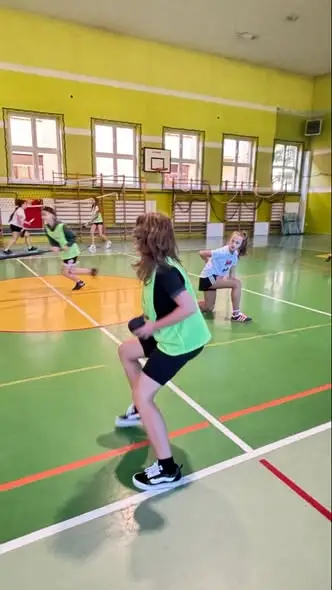 Jugger w SP2 Brenna: uczniowie poznali zasady gry i spróbowali sił na boisku