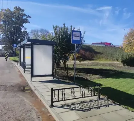Nowe przystanki autobusowe przy ul. Dworcowej w Chybiu