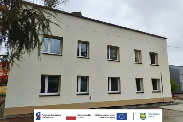 Strumień: termomodernizacja budynku przy Kolejowej 8 na finiszu
