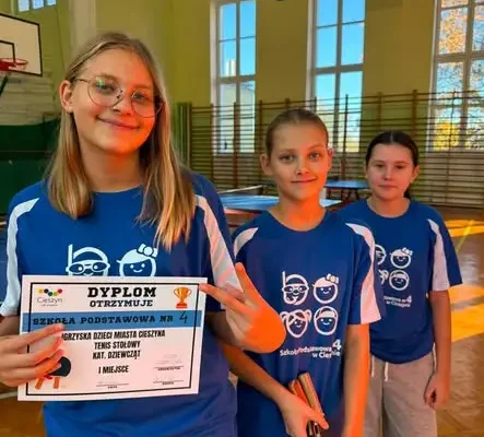 Tenis stołowy w Cieszynie: SP4 z sukcesami w zawodach miejskich