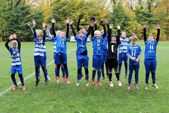 UKS Cieszyn: juniorzy wygrywają, trampkarze i orliki z porażkami, młodziki bez gry