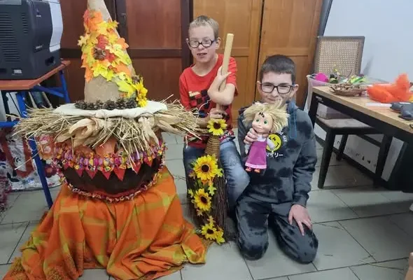 Dyniowy Tydzień w klasach specjalnych – nauka przez zabawę i wspólne działania