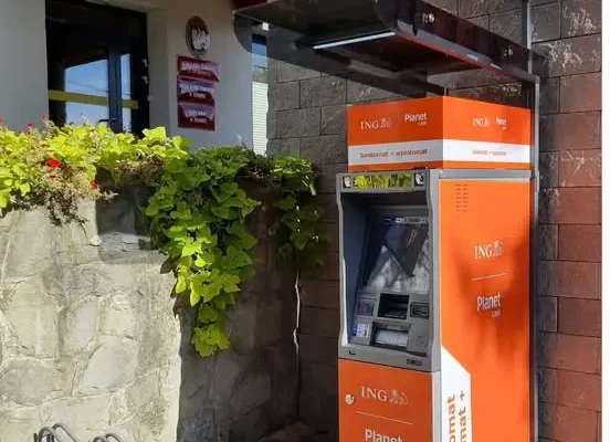Nowy bankomat ING Planet Cash przed Urzędem Gminy w Dębowcu — wpłaty i wypłaty 24/7